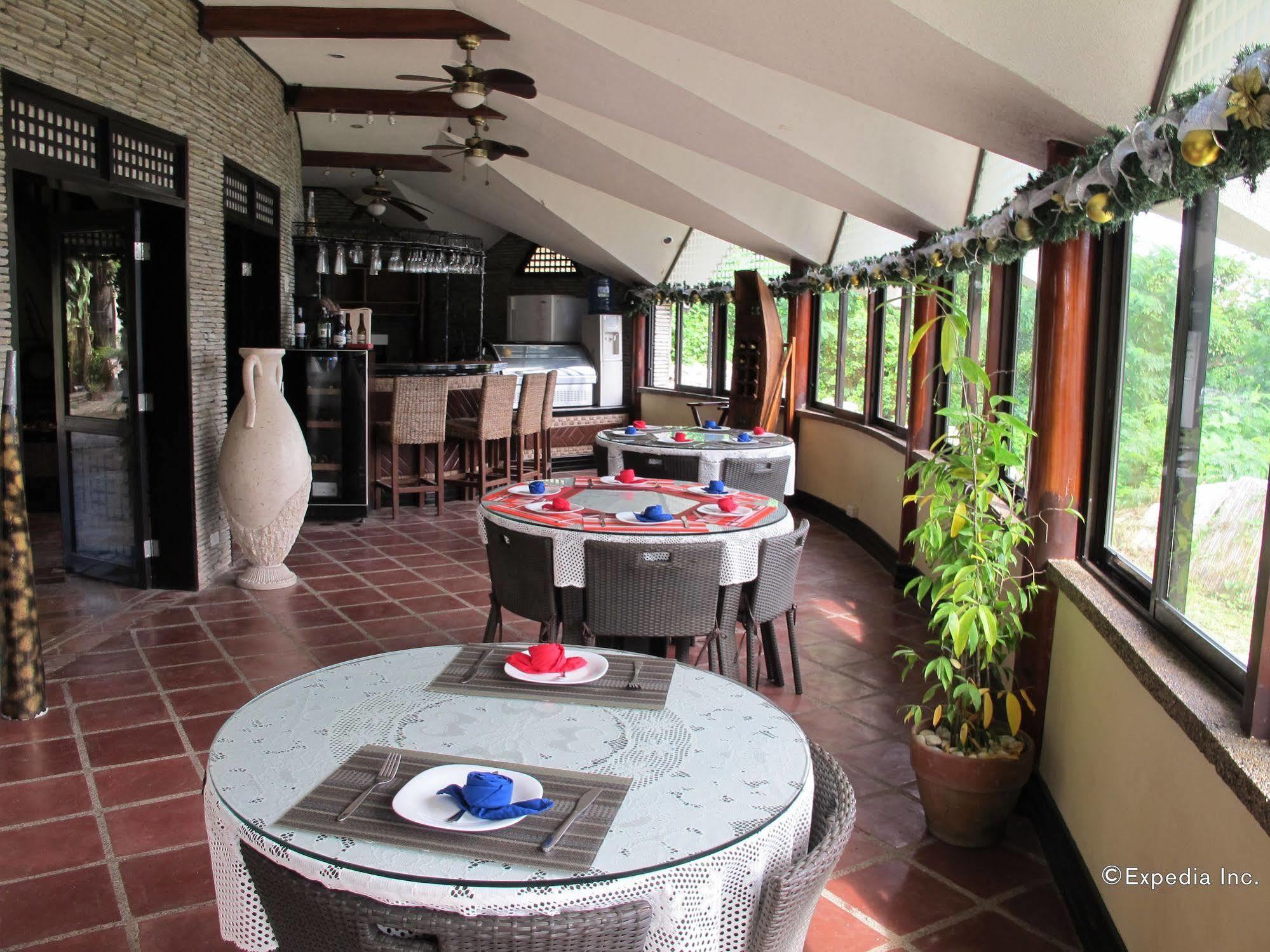 Utopia Resort & Spa Puerto Galera Εξωτερικό φωτογραφία